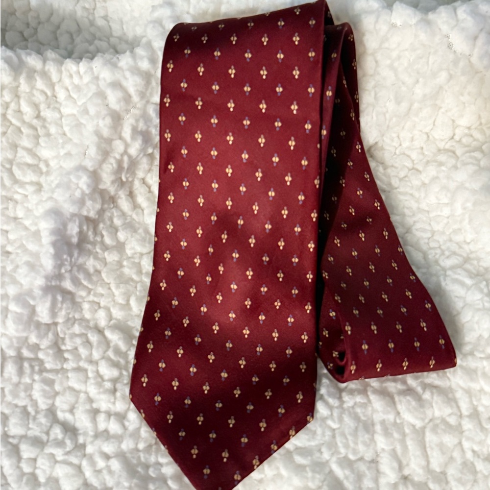 Elegant Burgundy Patterned Tie